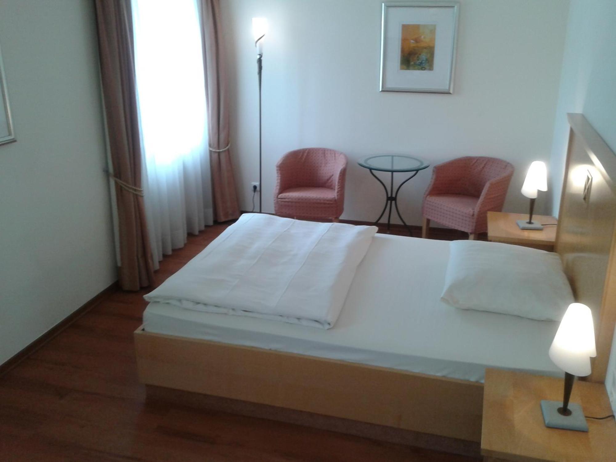 Hotel Barbarossa Dusseldorf Bagian luar foto